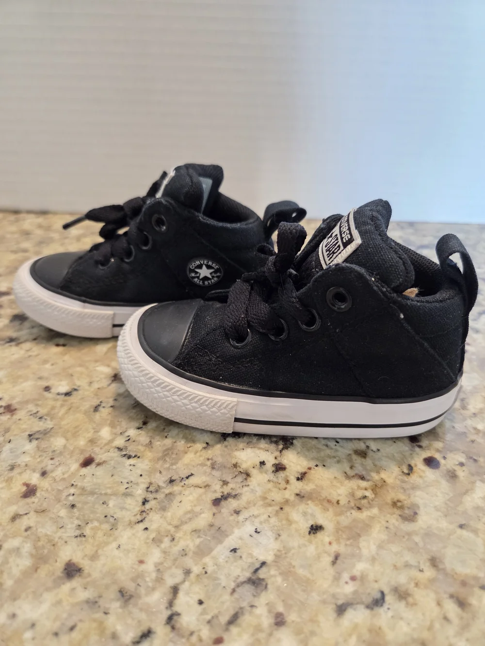 Converse Chuck Taylor All Star Axel Mid Black Infant Shoes 742849F Size 4 Infant